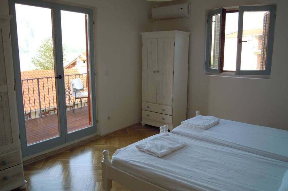 Photo of Bedroom in Prcanj