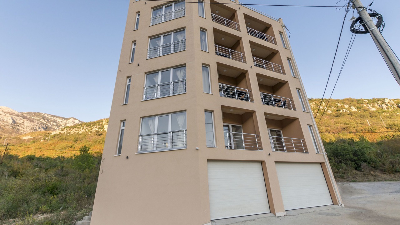 Photo of Outdoor in Canj