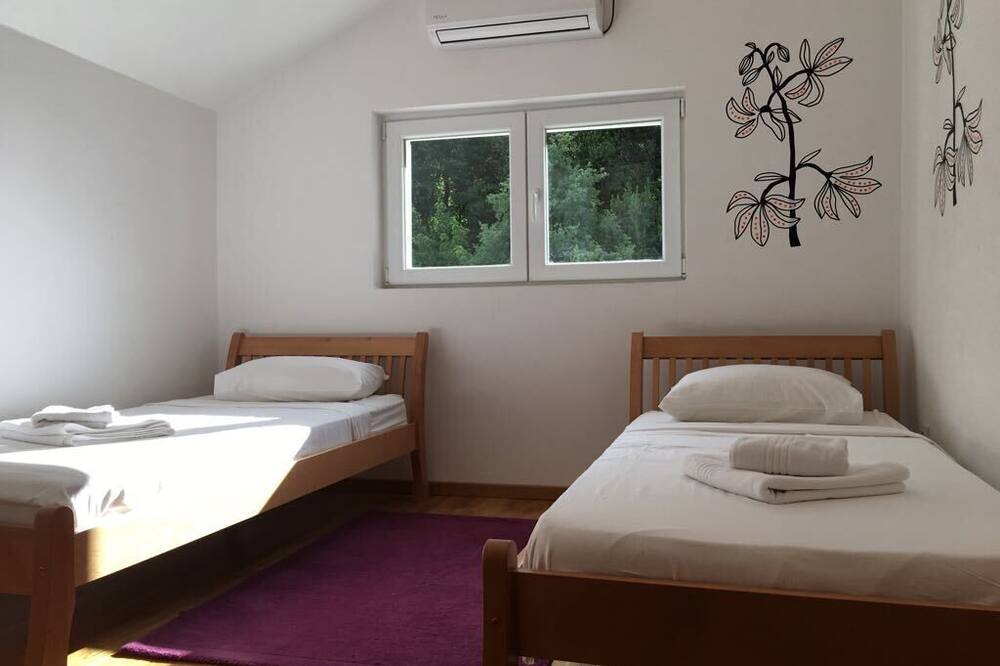 Photo of Bedroom in Prcanj