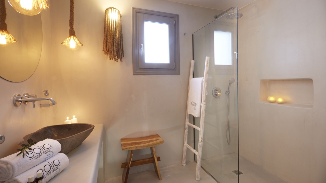 Photo of Bathroom in Kamari