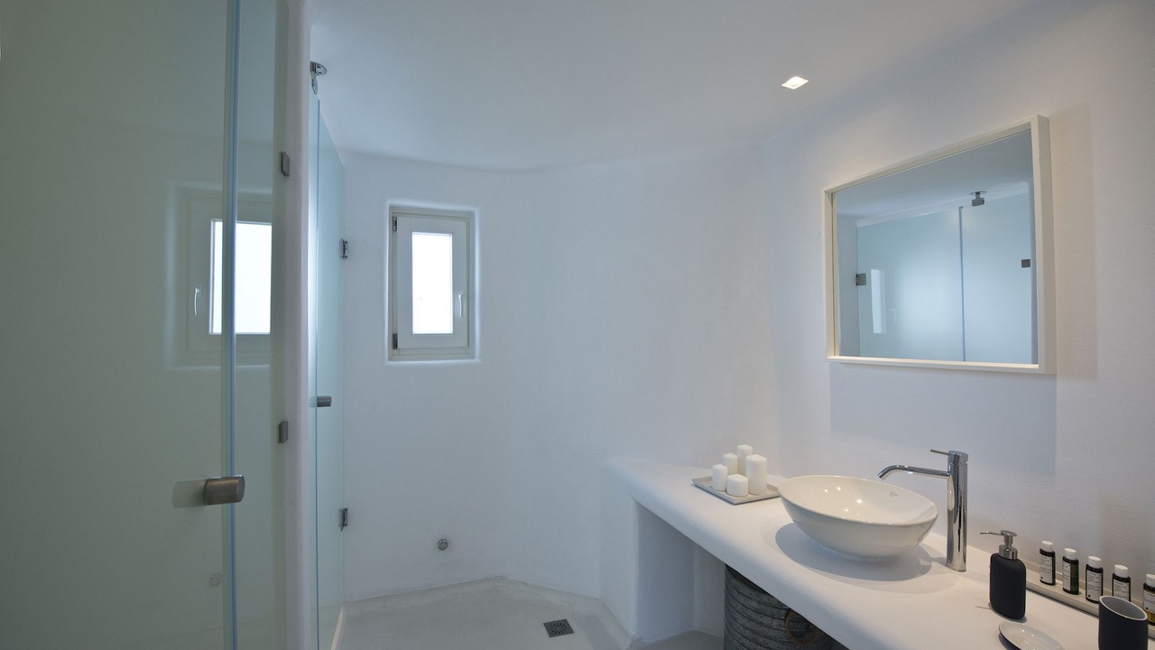 Photo of Bathroom in Tourlos