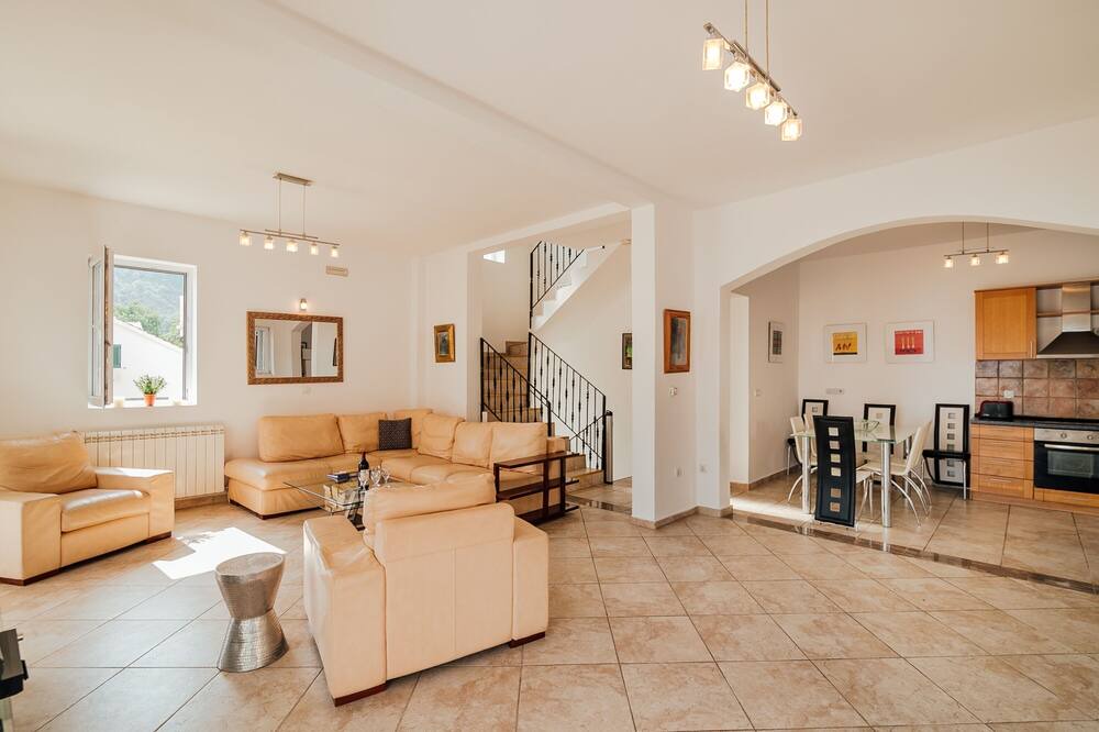 Photo of Livingroom in Orahovac