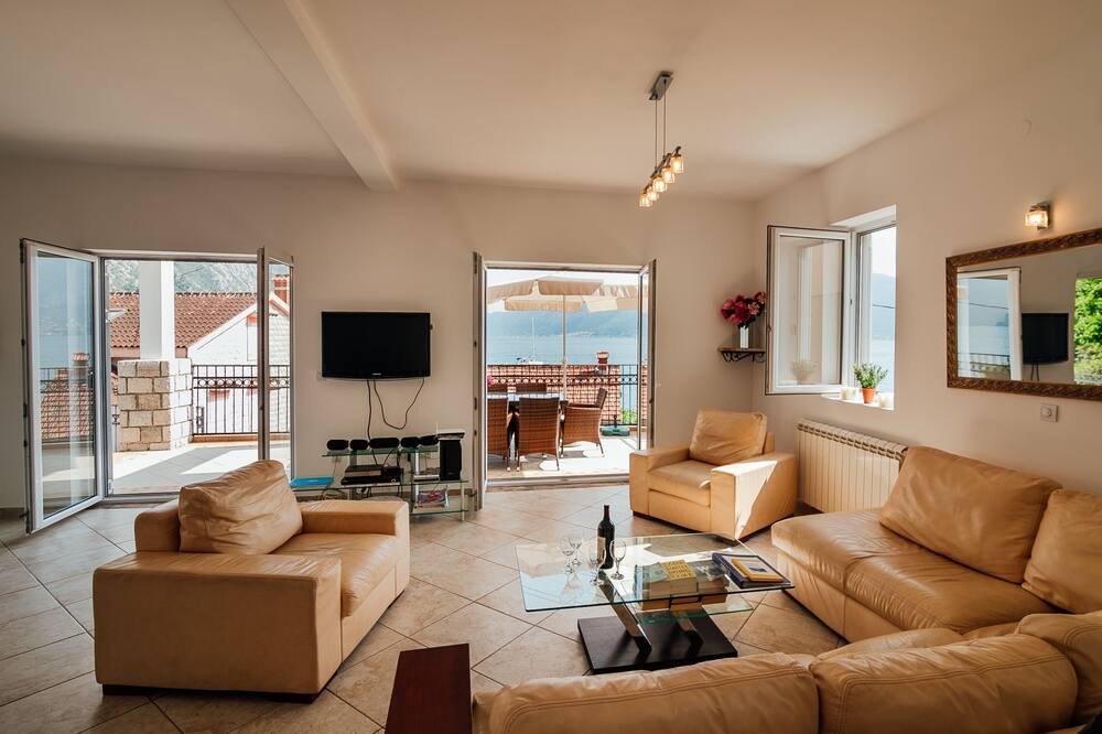 Photo of Livingroom in Orahovac