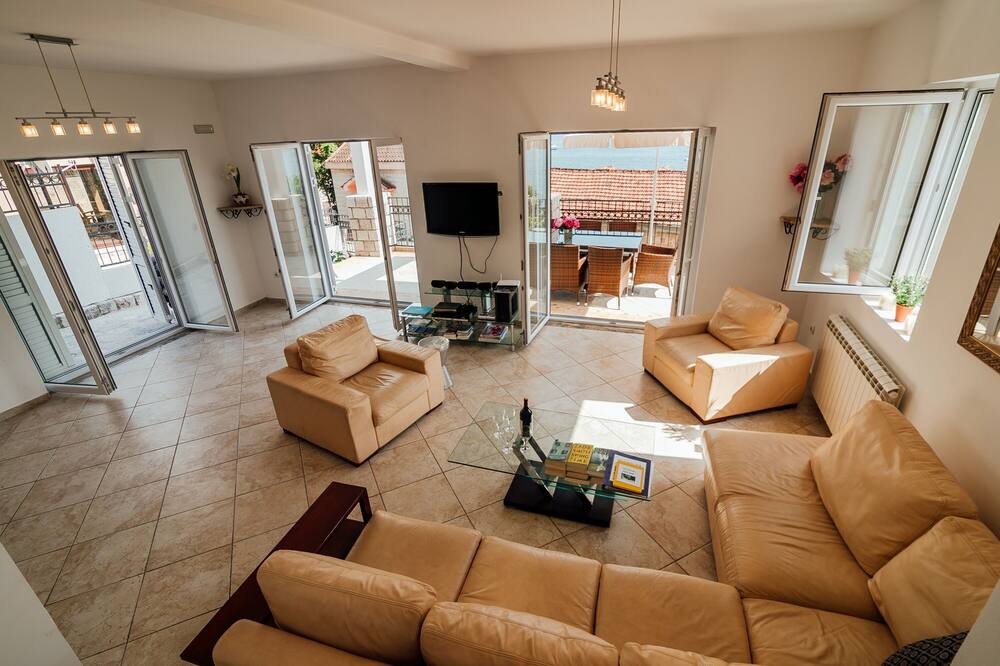 Photo of Livingroom in Orahovac