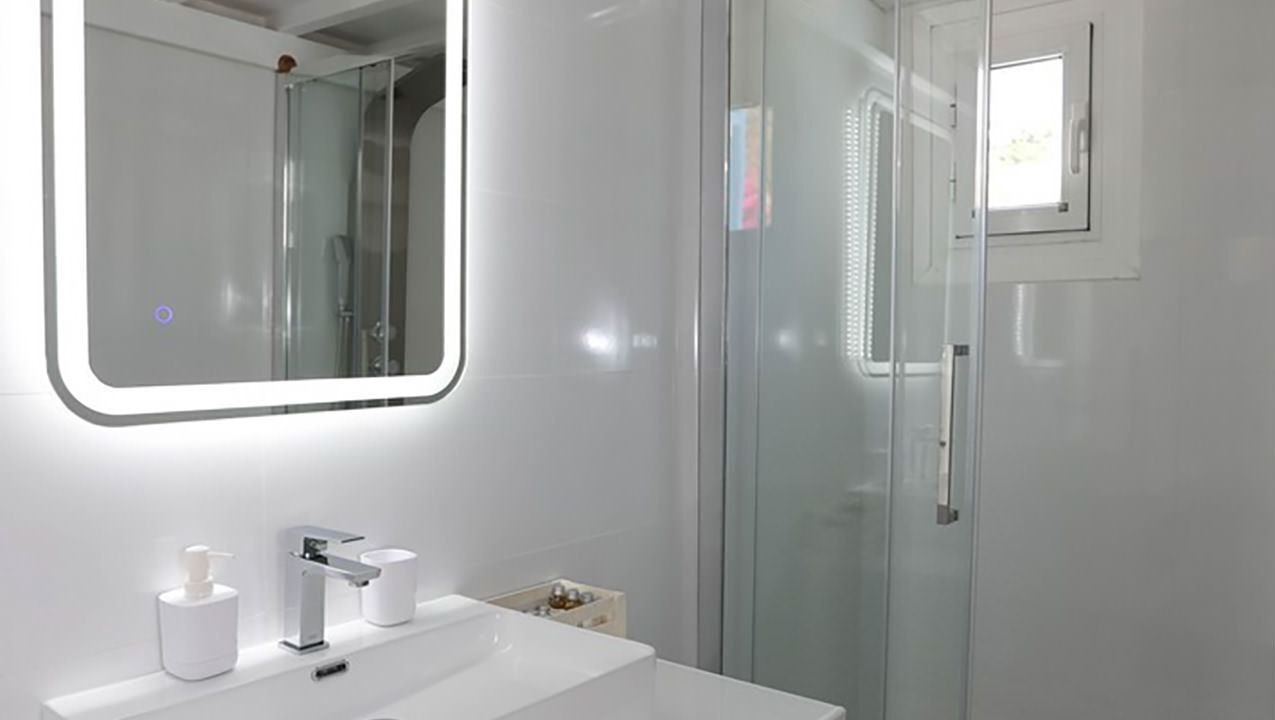 Photo of Bathroom in Tourlos
