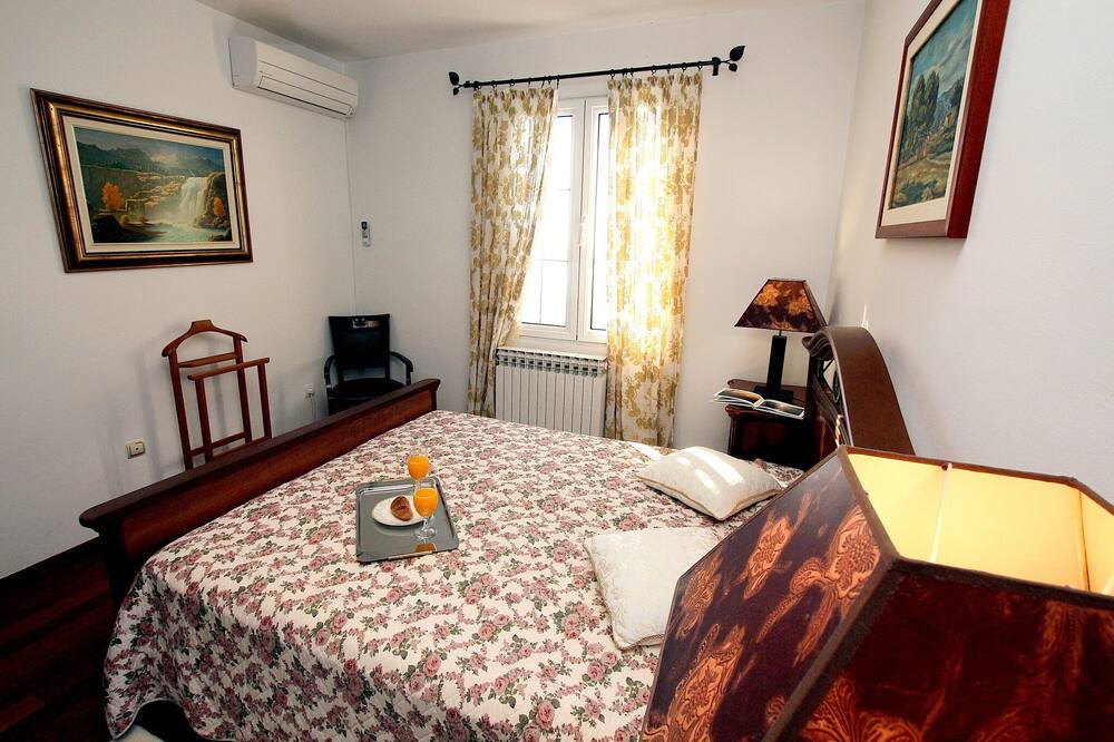 Photo of Bedroom in Sveti Stefan