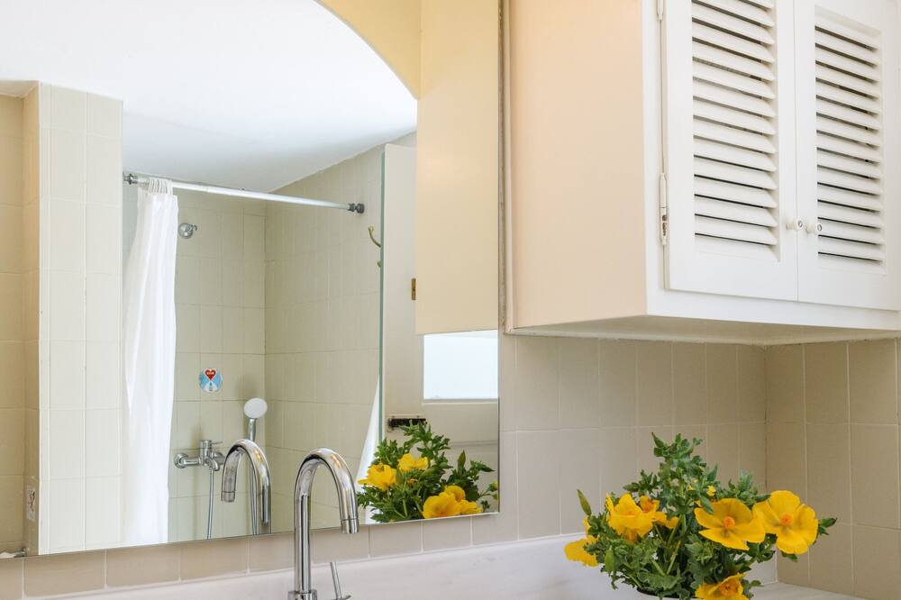Photo of Bathroom in Ano Mera