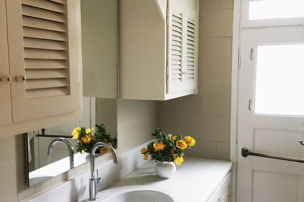 Photo of Bathroom in Ano Mera