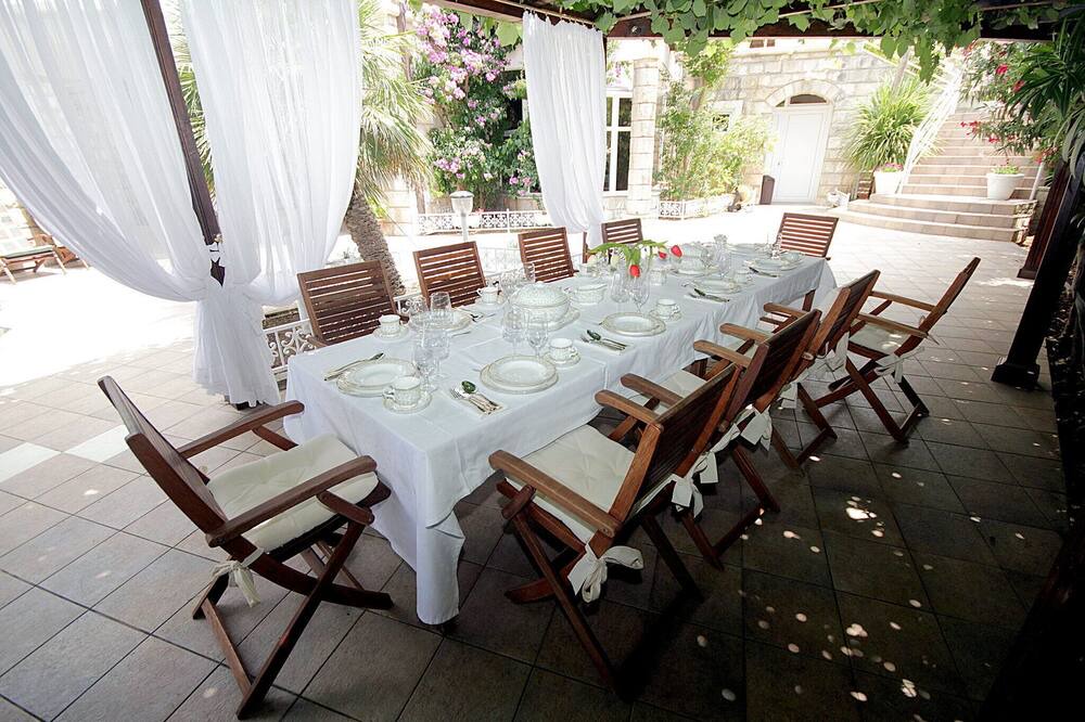 Photo of Patio Balcony in Sveti Stefan