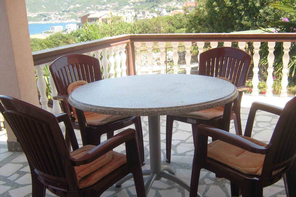 Photo of Patio Balcony in Bar