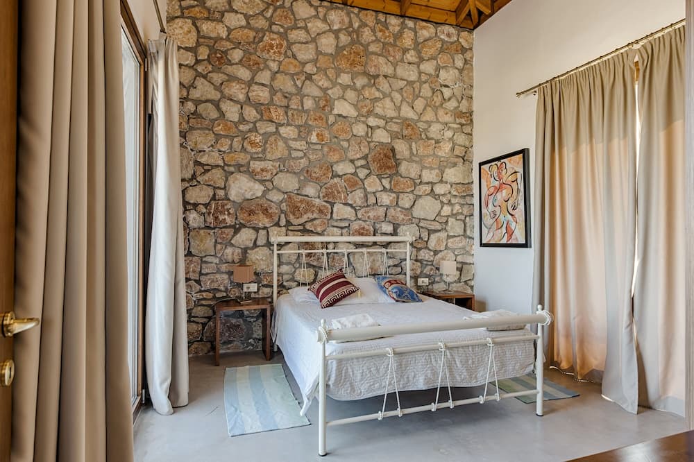 Photo of Bedroom in Salakos