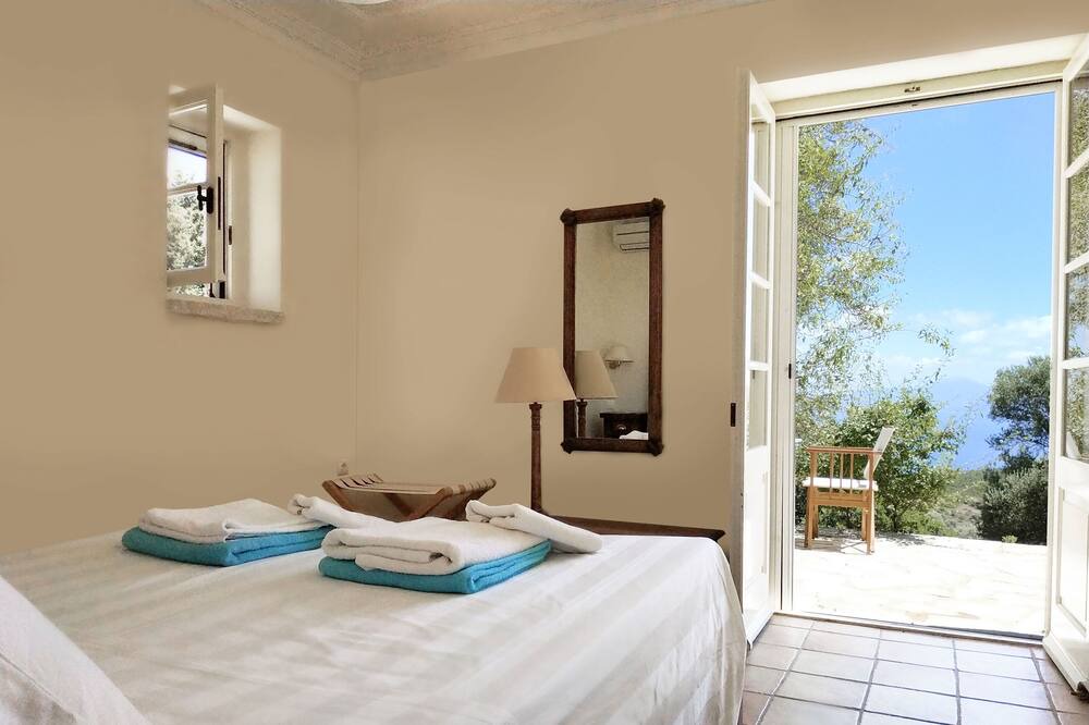 Photo of Bedroom in Evgiros