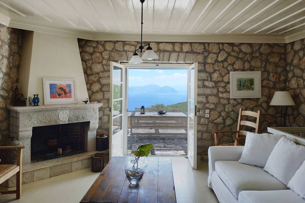 Photo of Livingroom in Evgiros