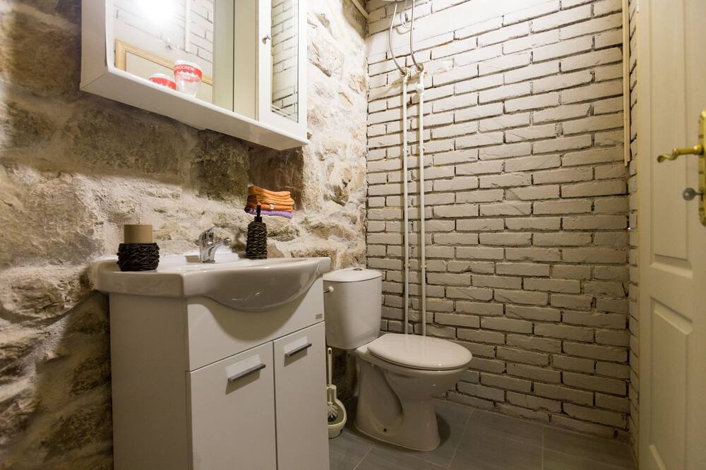 Photo of Bathroom in Mokrine