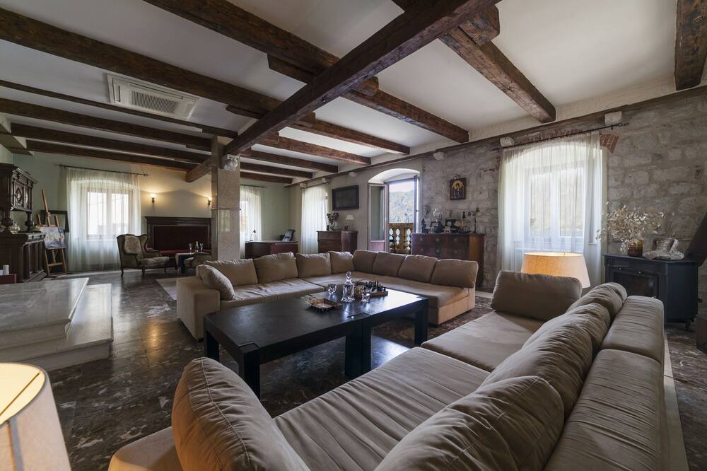 Photo of Livingroom in Prcanj
