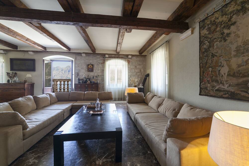 Photo of Livingroom in Prcanj