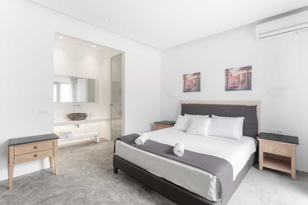 Photo of Bedroom in Faros Armenistis