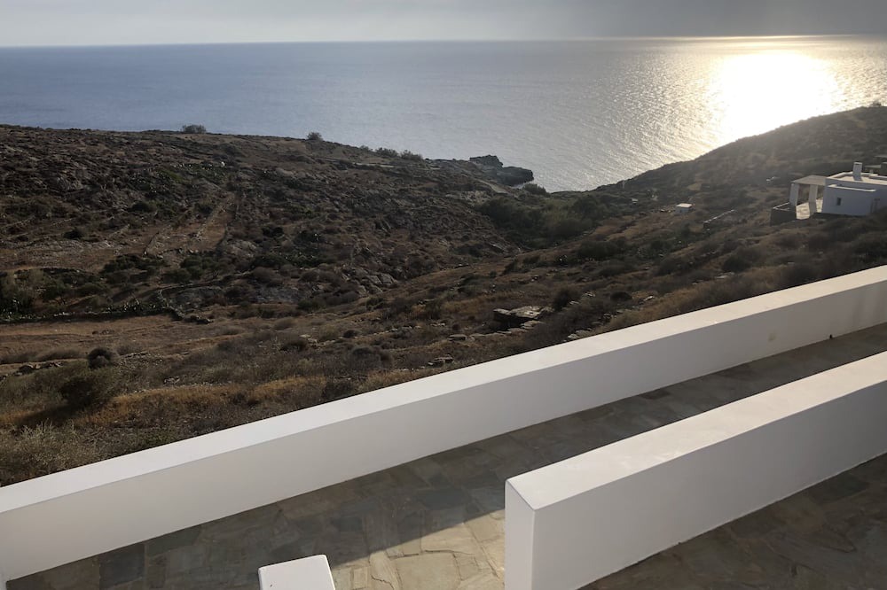 Photo of Patio Balcony in Folegandros