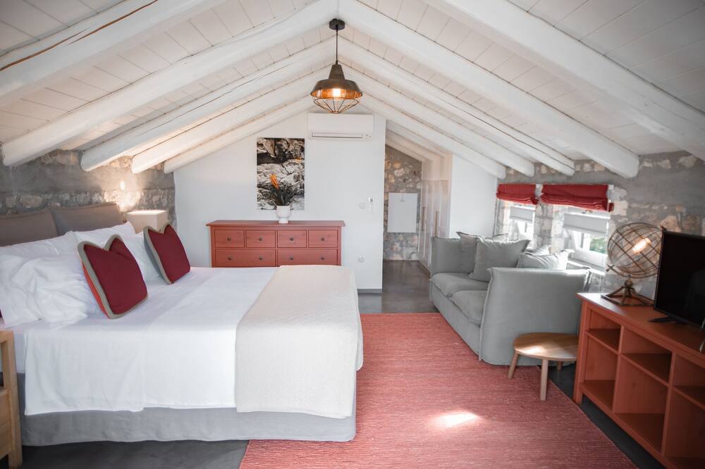 Photo of Bedroom in Antipata