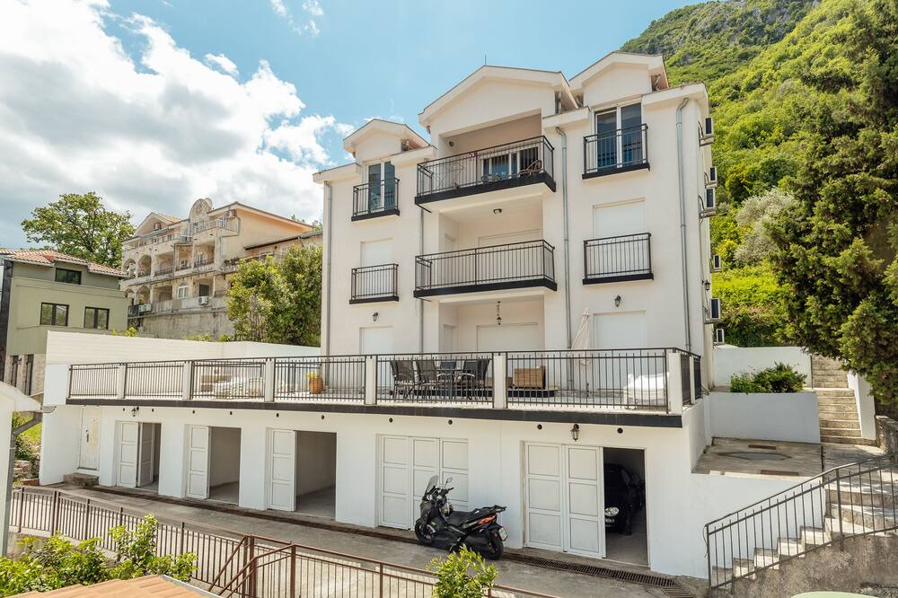 Photo of Outdoor in Prcanj