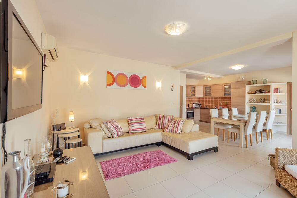 Photo of Livingroom in Prcanj