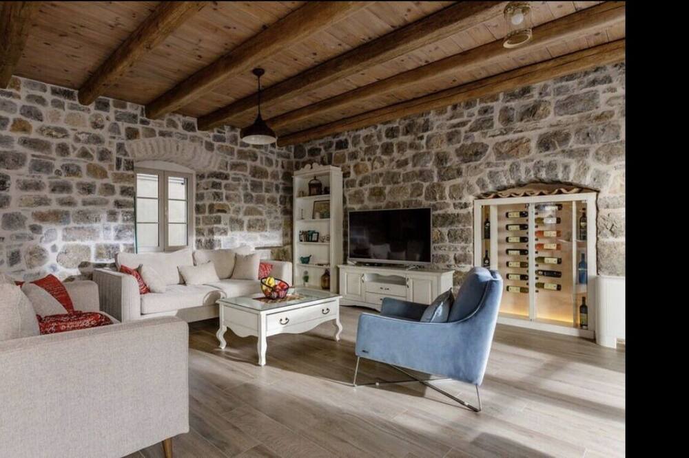 Photo of Livingroom in Kotor