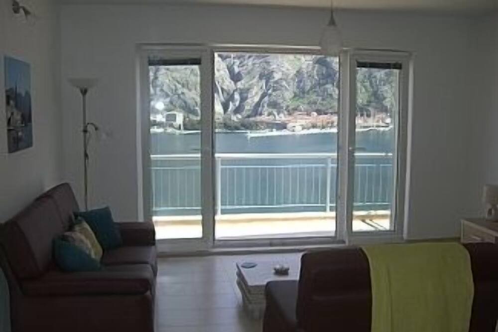 Photo of Livingroom in Kotor