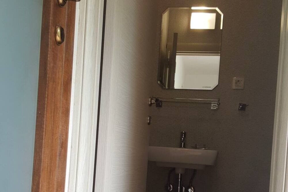 Photo of Bathroom in Centar