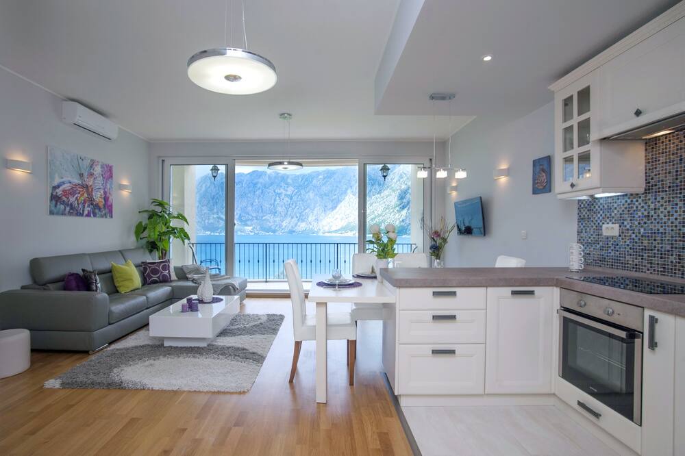 Photo of Livingroom in Prcanj