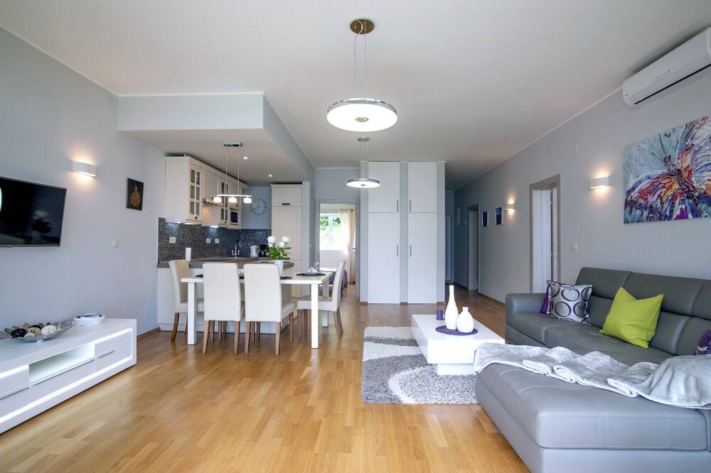 Photo of Livingroom in Prcanj