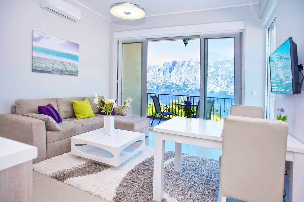 Photo of Livingroom in Prcanj