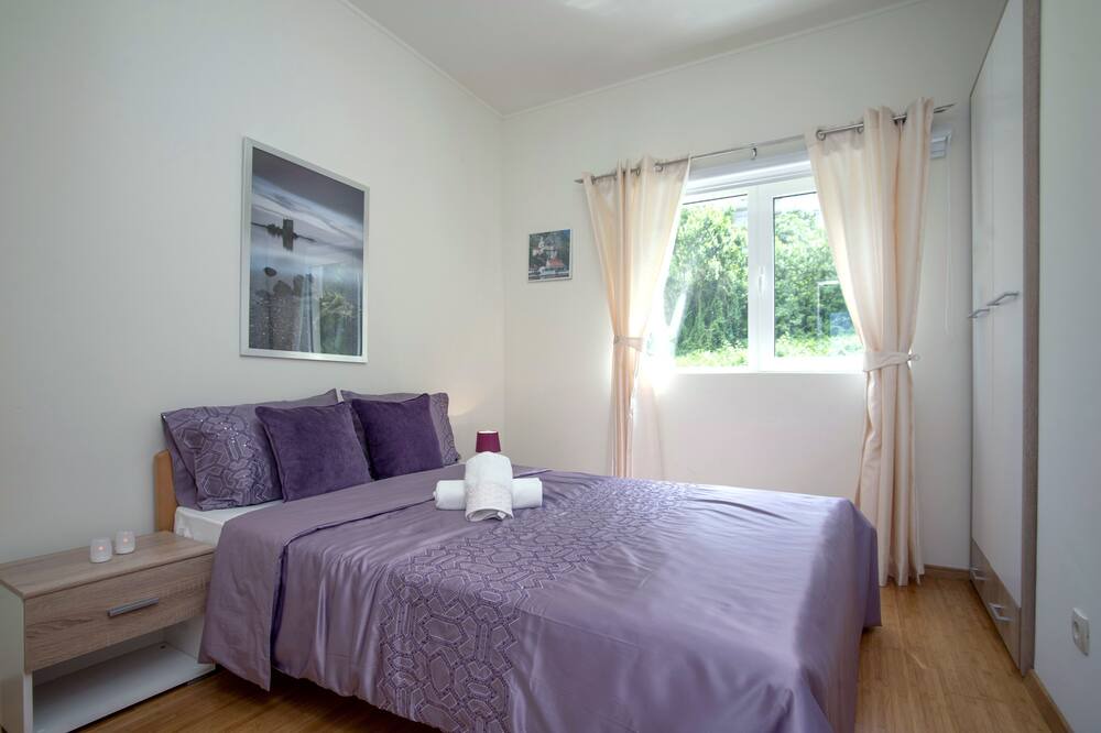 Photo of Bedroom in Prcanj