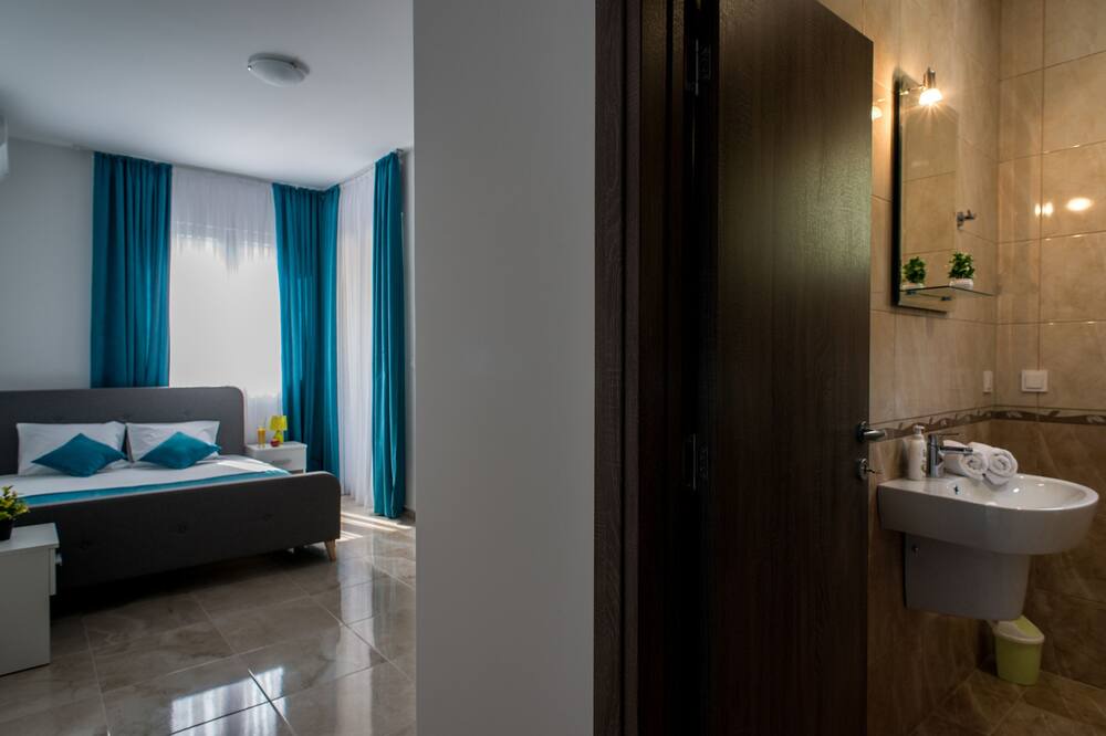 Photo of Bedroom in Igalo