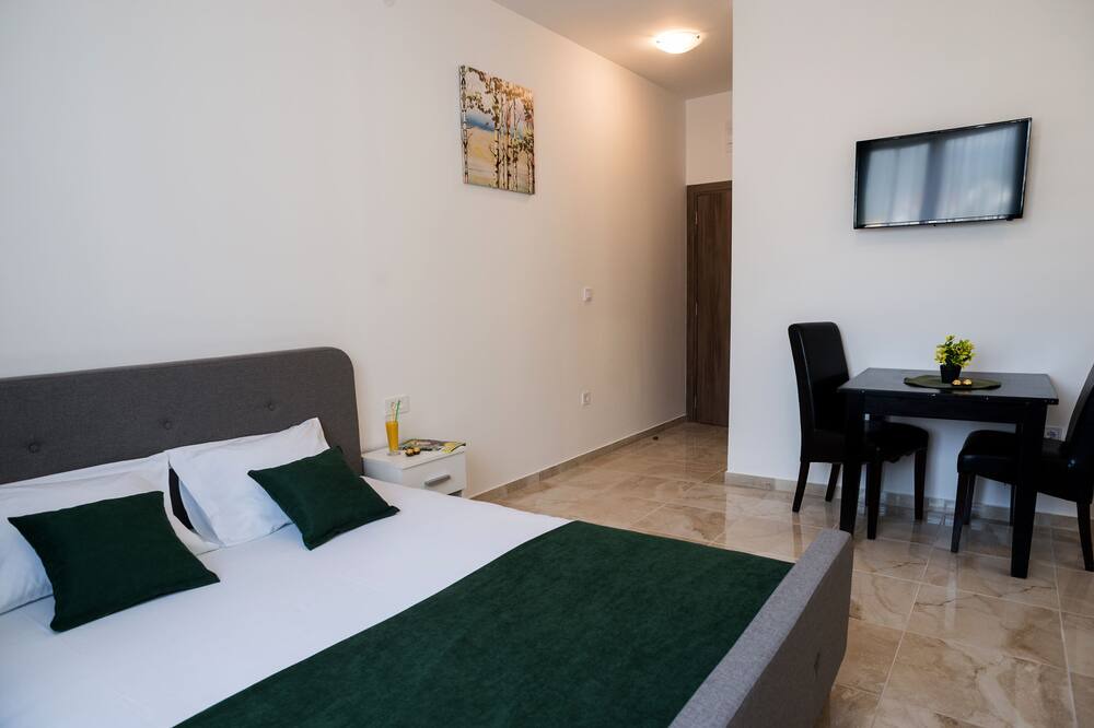 Photo of Bedroom in Igalo