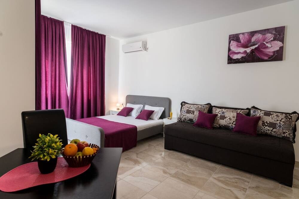Photo of Bedroom in Igalo
