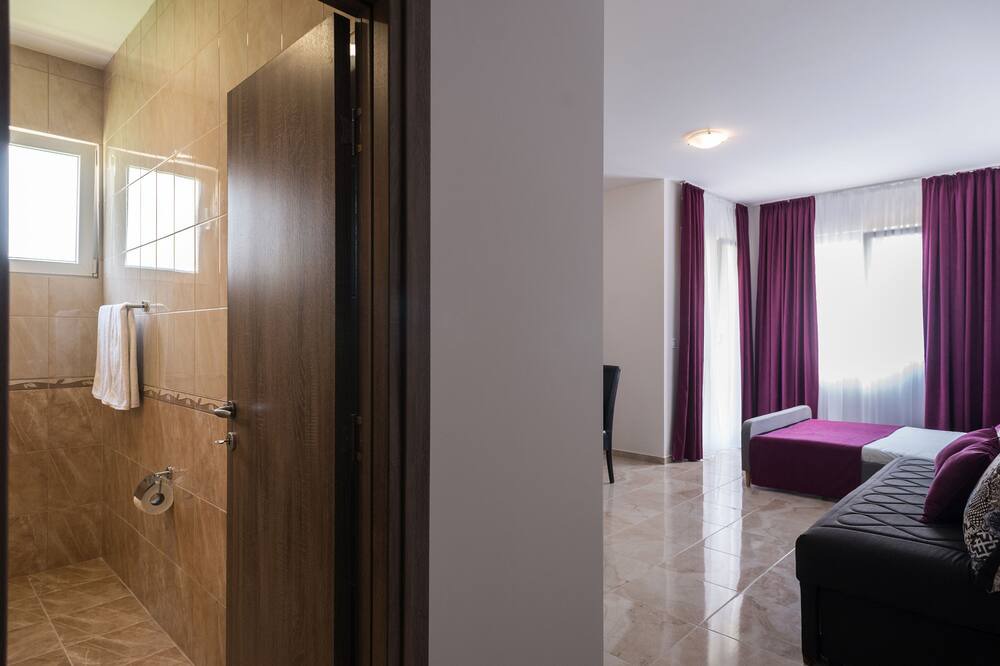 Photo of Bedroom in Igalo