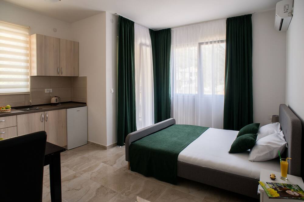 Photo of Bedroom in Igalo