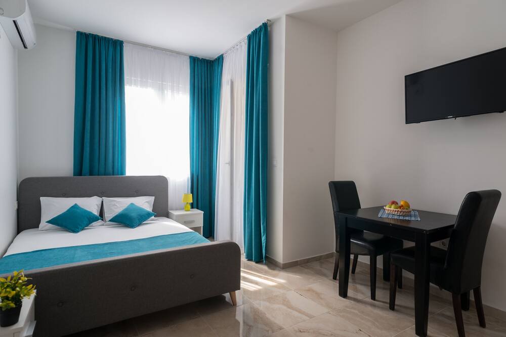 Photo of Bedroom in Igalo