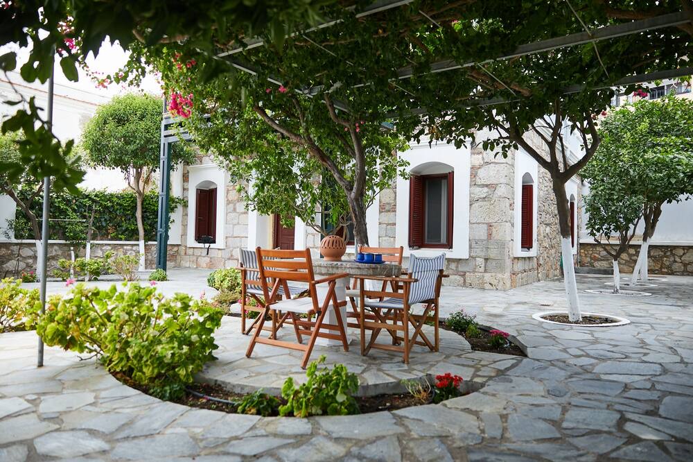 Photo of Patio Balcony in Vrontados