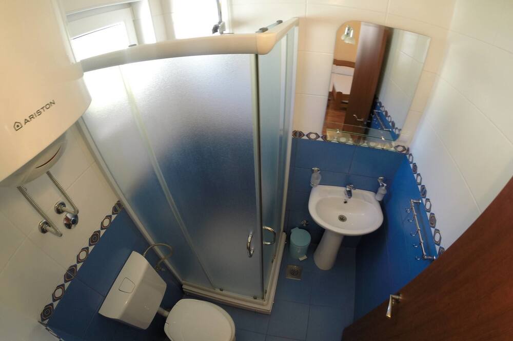 Photo of Bathroom in Maini