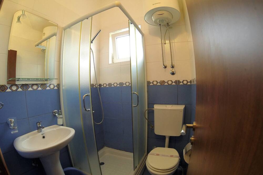 Photo of Bathroom in Maini