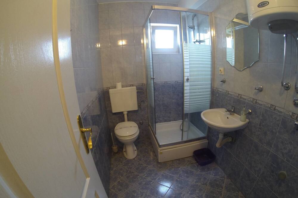 Photo of Bathroom in Maini