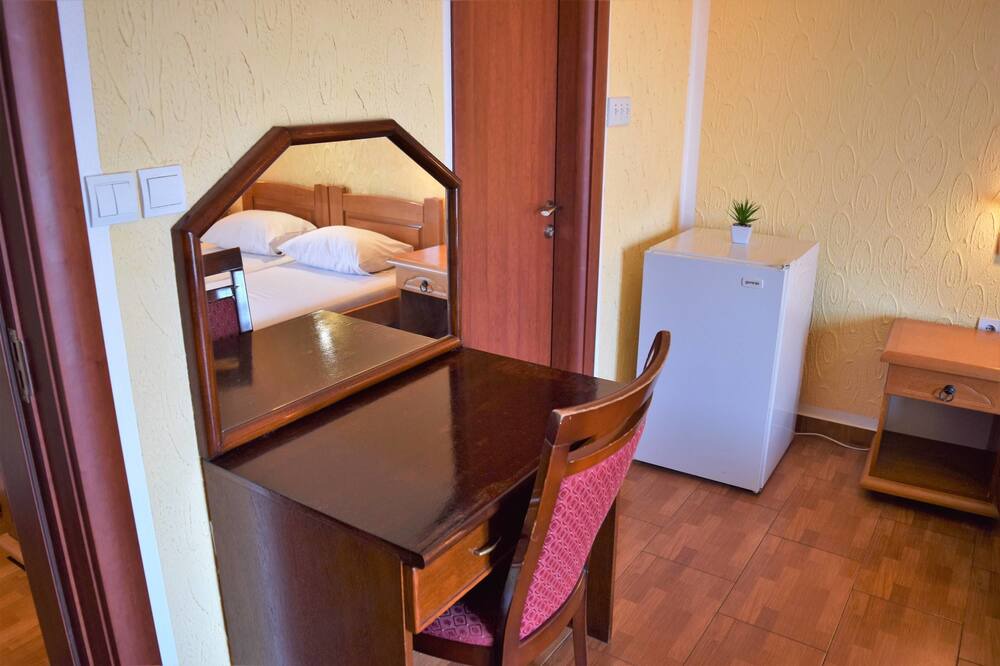 Photo of Bedroom in Maini