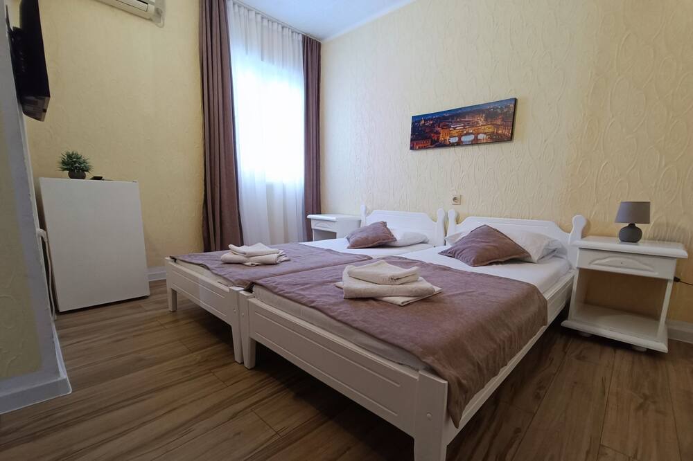 Photo of Bedroom in Maini