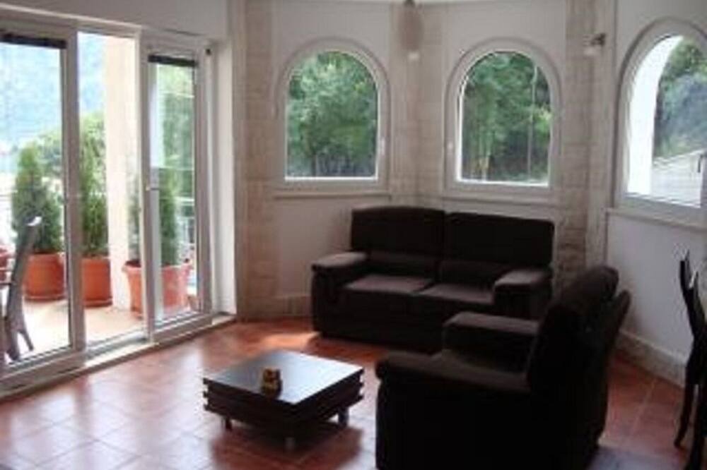 Photo of Livingroom in Kotor
