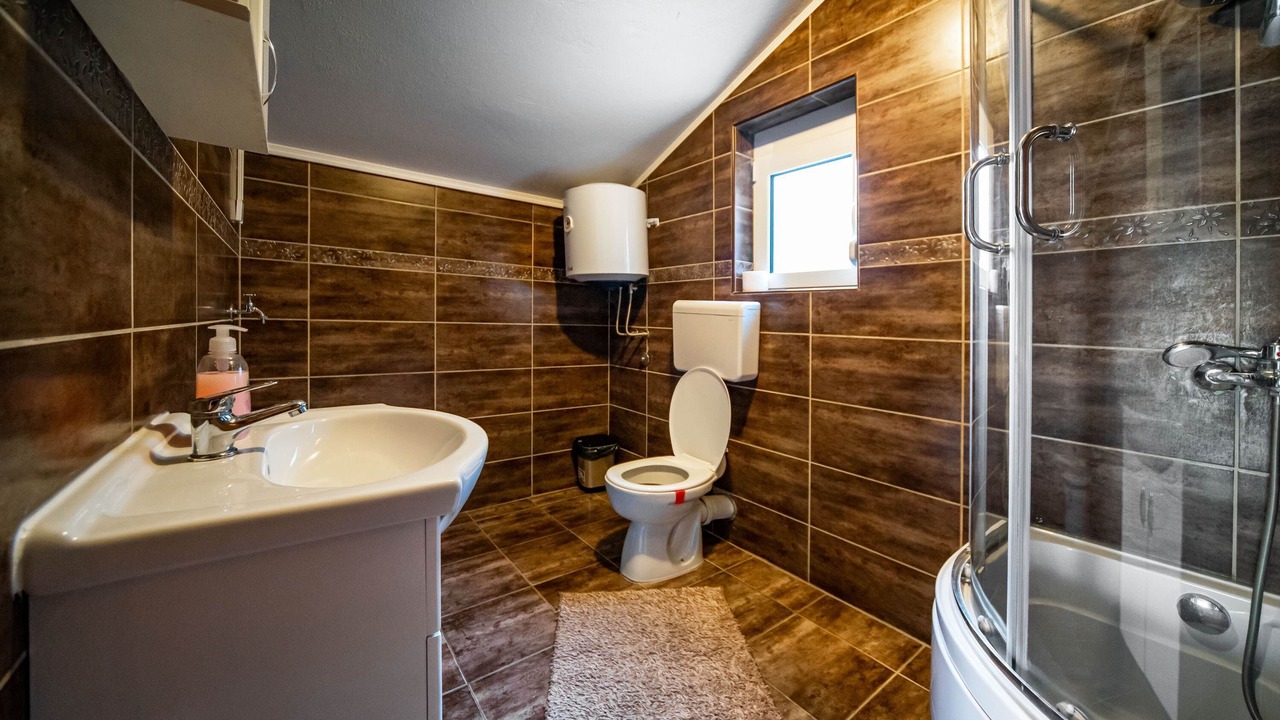 Photo of Bathroom in Muo