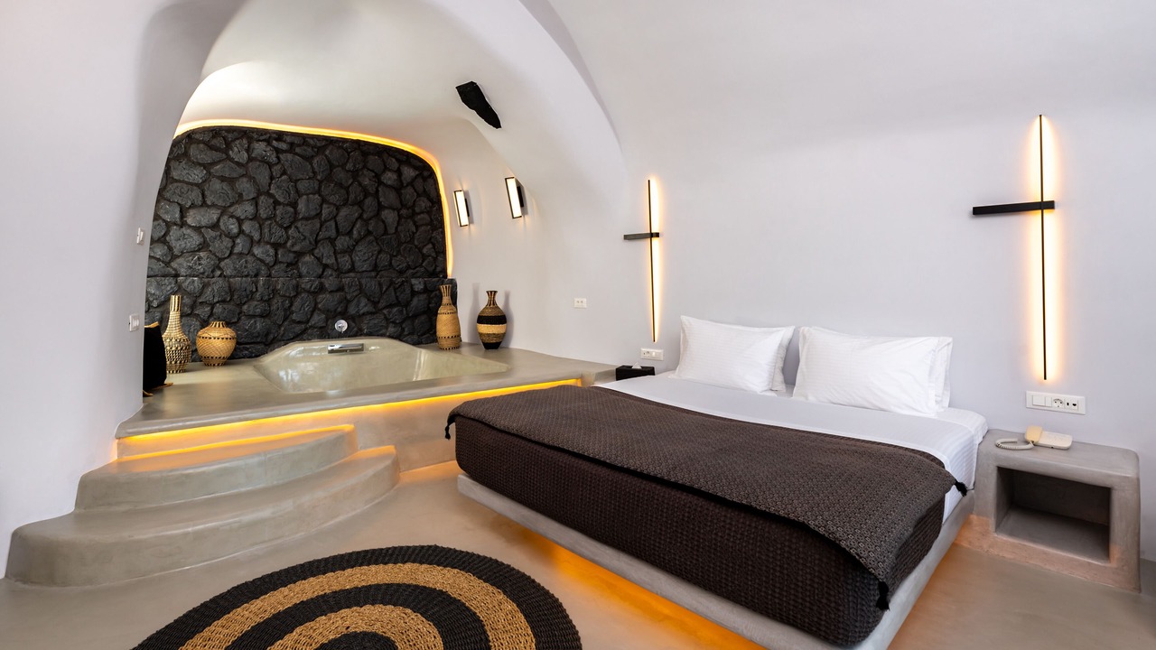 Photo of Bedroom in Oia