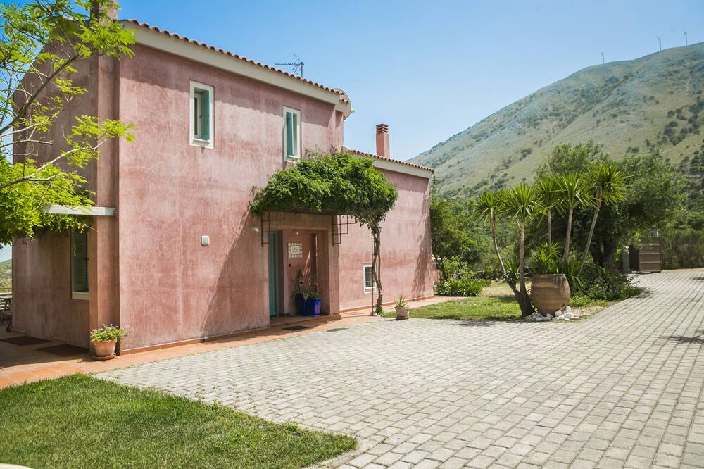 Photo of Outdoor in Logarata