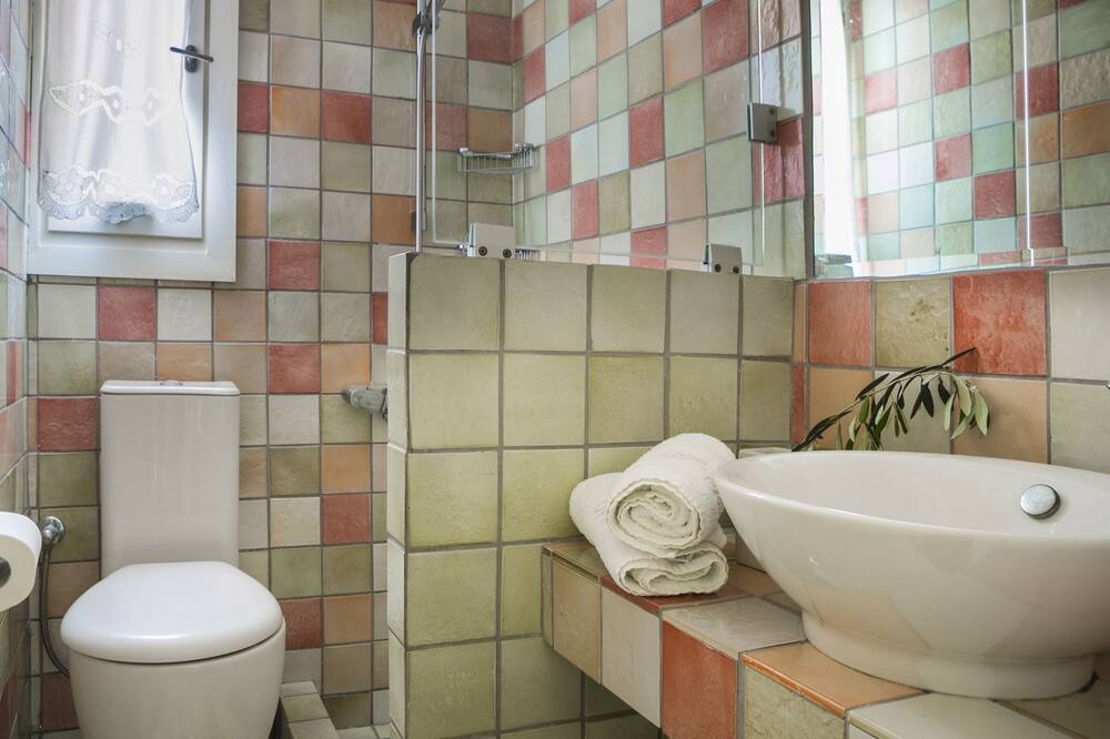 Photo of Bathroom in Logarata