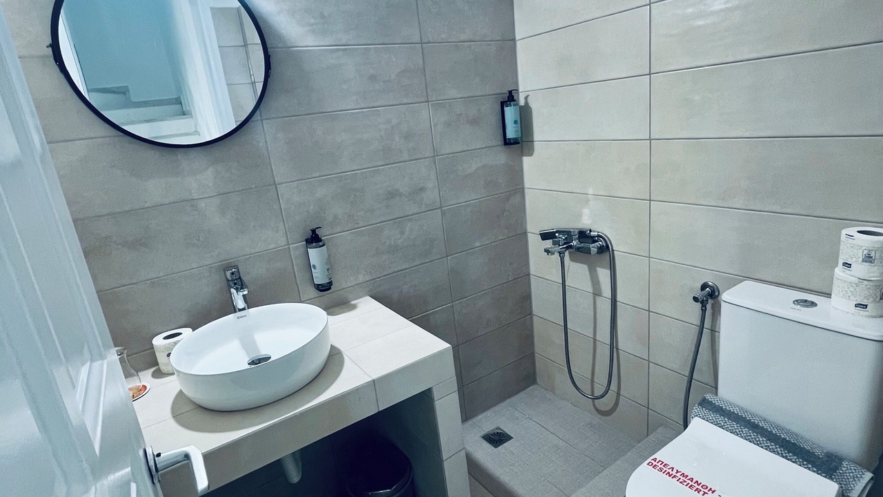 Photo of Bathroom in Ios